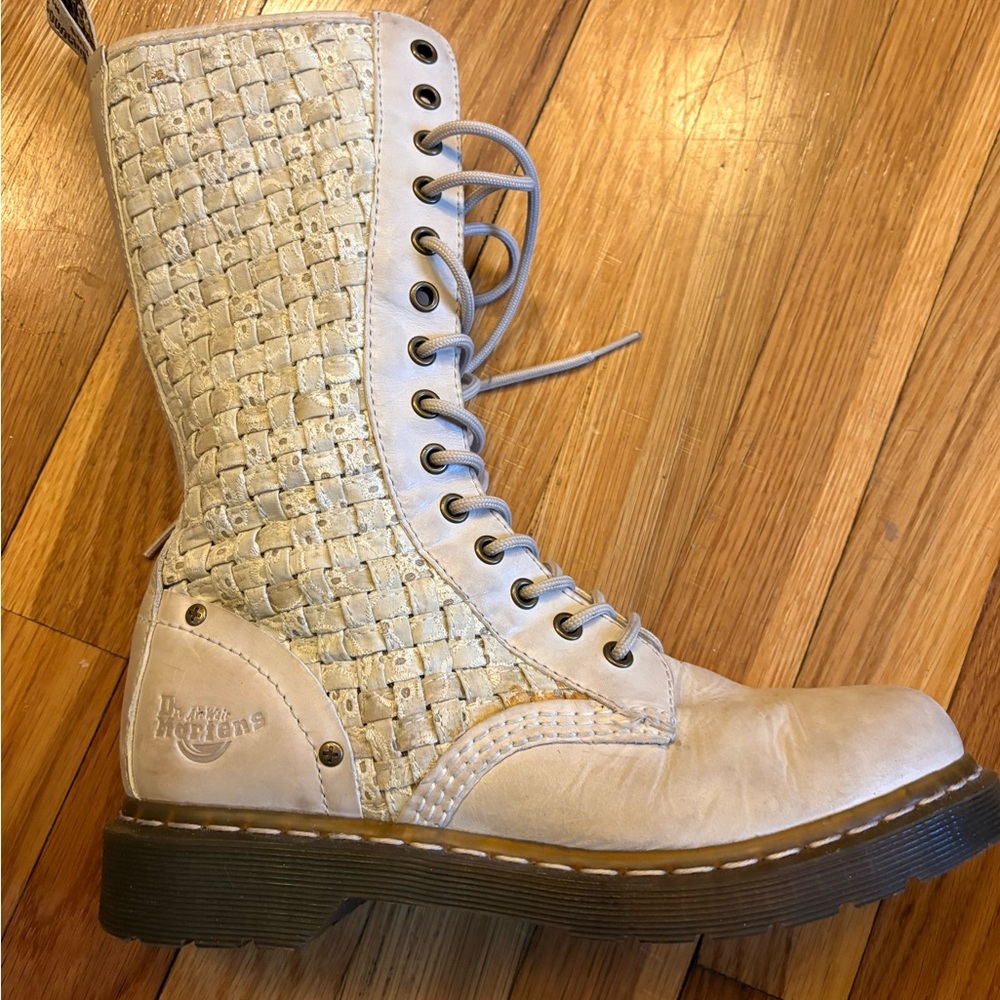 Dr. Martens Women's Mala Lace Up Cream 1914 boots Size 9 - Picture 6 of 9